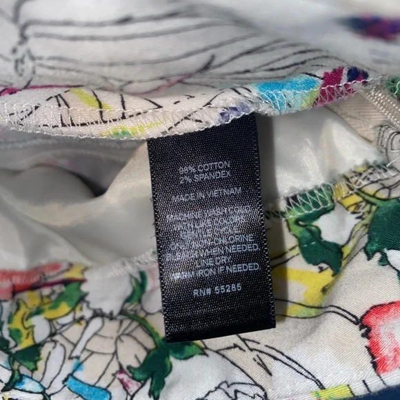 Express - Multi-color Floral Shorts - Picture 4 of 7